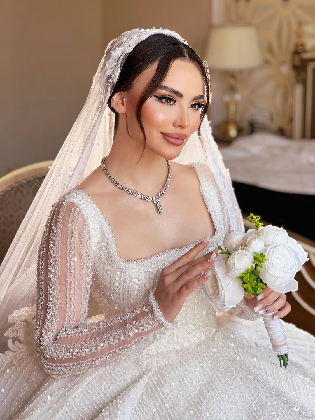 Dantelli və İncə İşləməli Gəlinliklər