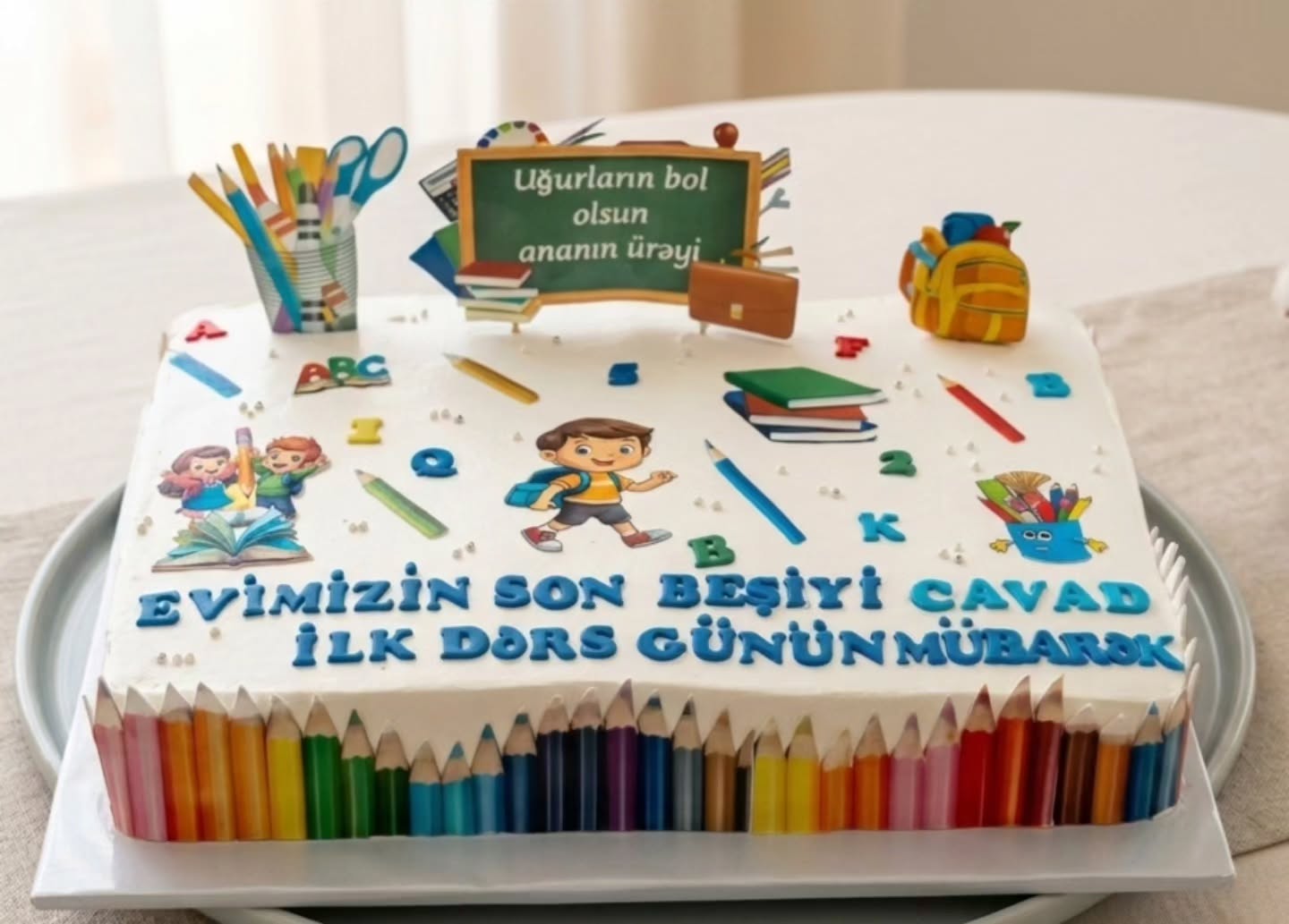Məktəbli, Kitab və Mövzulu Tortlar