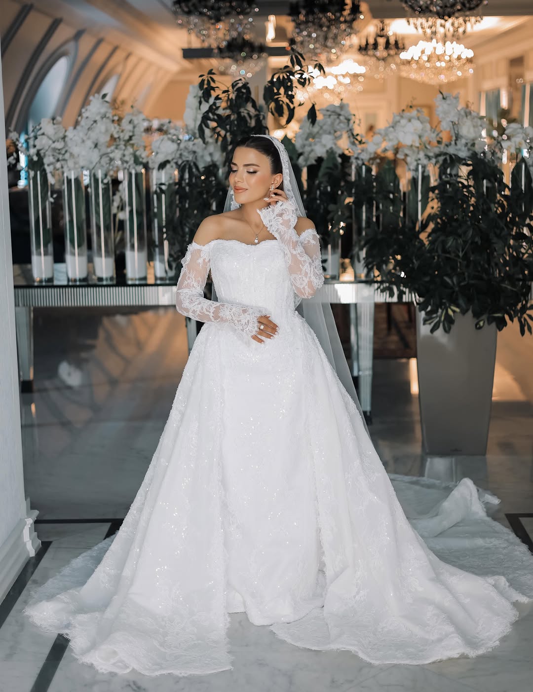 Sadə və Zərif Sivil/Nikah Gəlinlikləri