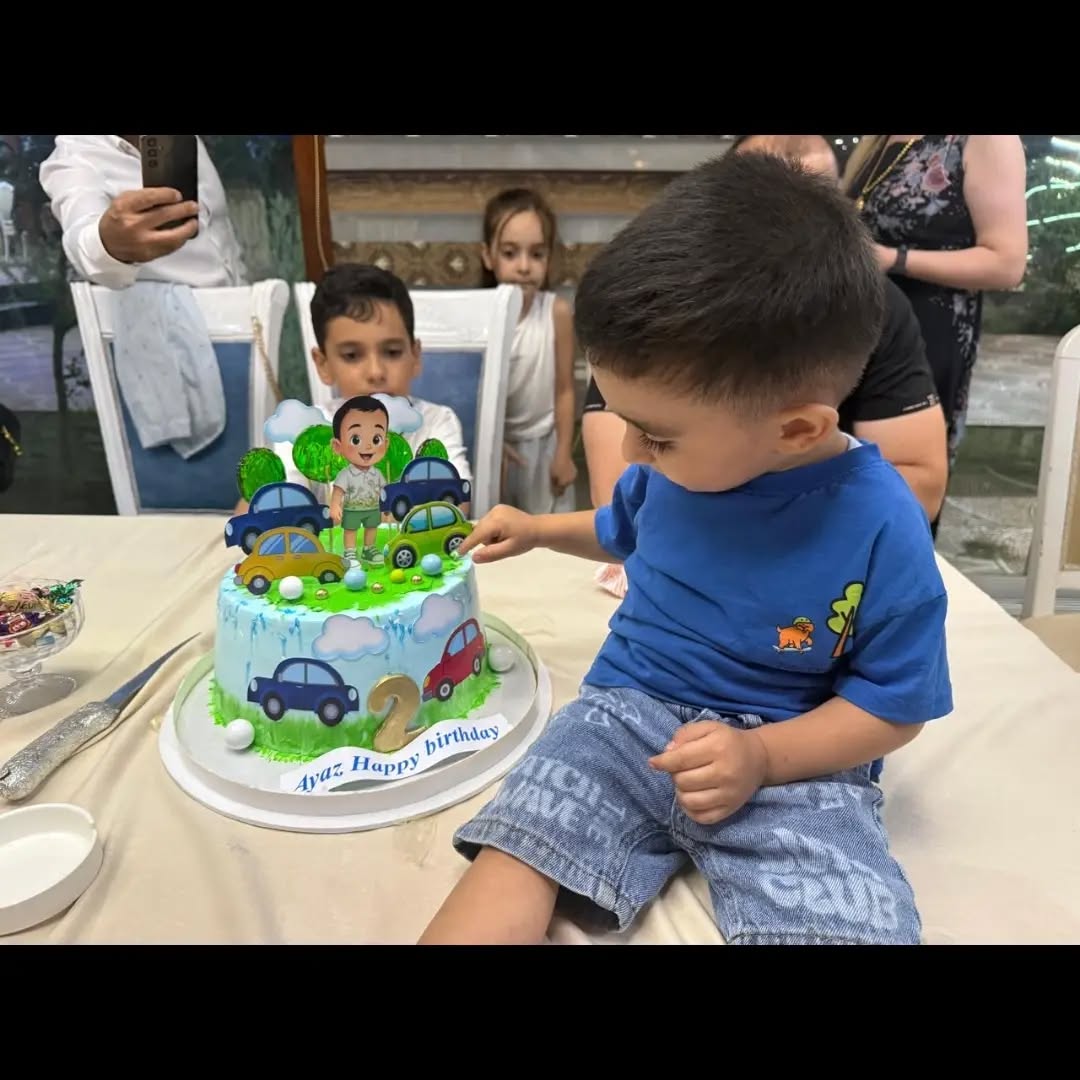 Uşaq və Körpə Şənliyi Tortları