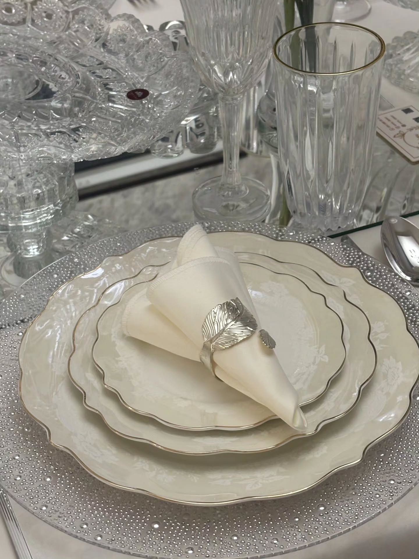 Esim Decor Luxury
